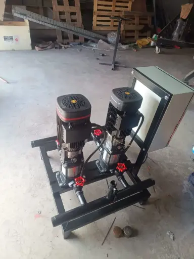   مضخة تشغيل ومضخة احتياطية التدفق: 8 م³/ساعة عند ضغط 140 م (14 بار) مضخات مياه جروندفوس صنع في المجر التصميم: طرد مركزي رأسي متعدد المراحل جميع المكونات مصنوعة من الفولاذ المقاوم للصدأ 304 الموديل: CR 10-10 الطاقة: 10 حصان/7.5 كيلوواط/380 فولت/3 فاز/60 هرتز/3500 دورة في الدقيقة المدخل/المخرج: 40 مم × 40 مم (1.5 بوصة) محتويات العبوة: مضختان على قاعدة مشتركة مشعبان من الفولاذ المجلفن 3 بوصات أربعة صمامات بوابة، وصممان عدم رجوع لوحة تحكم من صنع شركة إل جي الكورية لتشغيل المضختين كمضخة تشغيل ومضخة احتياطية مقياس ضغط واحد 0-16 بار مفتاحان عائمان من صنع شركة سكورد 5 م كابل